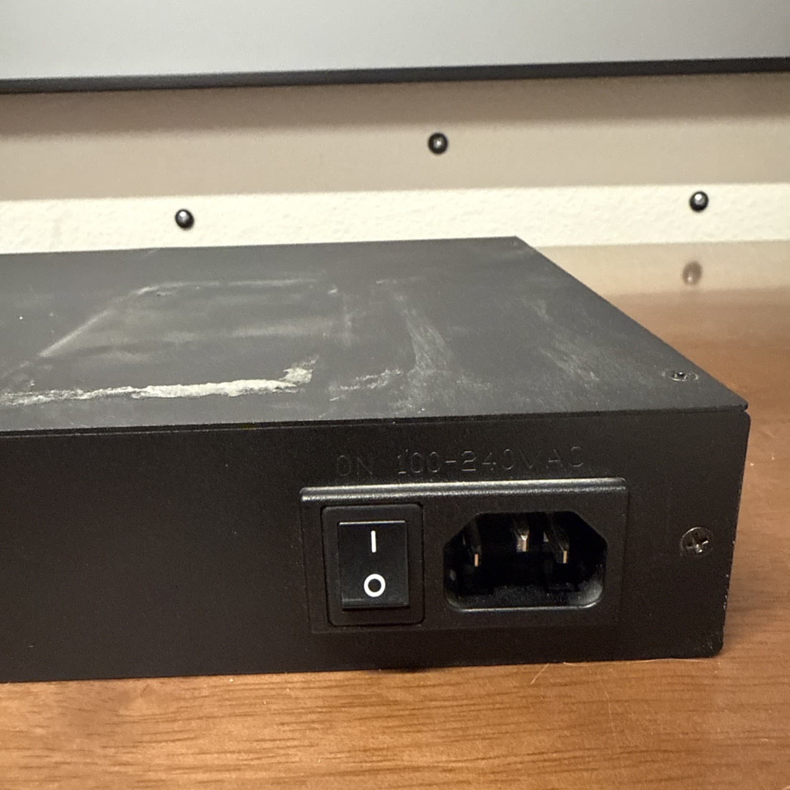 ARAKNIS NETWORKS AN-100-SW-F-16, 16 Port Switch With Rack Ears  Ethernet Switch - Image 6