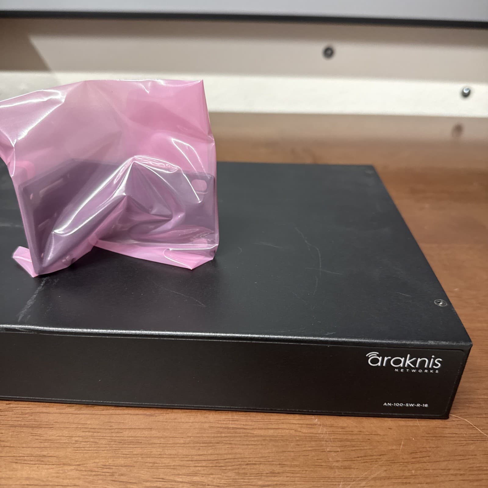 ARAKNIS NETWORKS AN-100-SW-F-16, 16 Port Switch With Rack Ears  Ethernet Switch