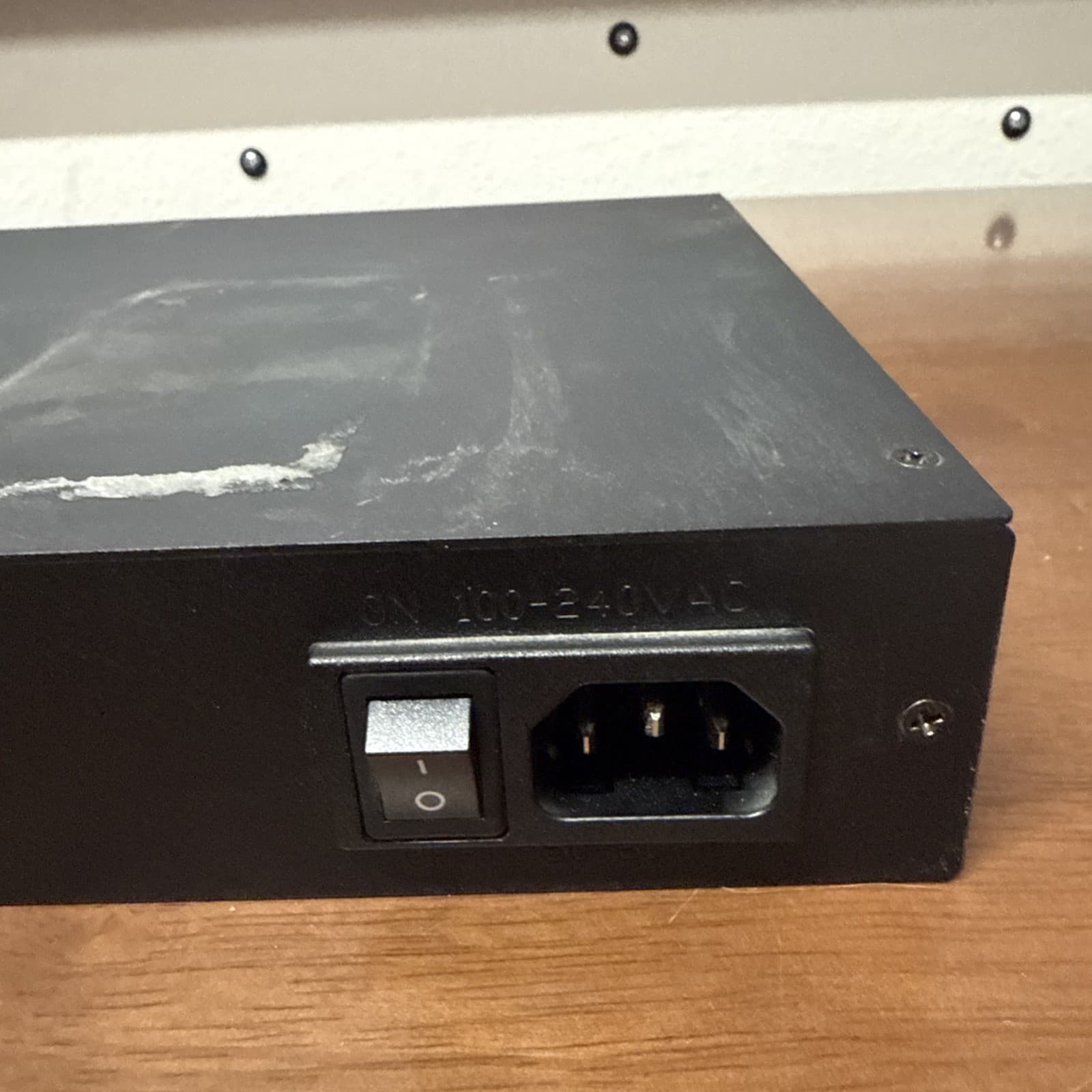 ARAKNIS NETWORKS AN-100-SW-F-16, 16 Port Switch With Rack Ears  Ethernet Switch - Image 7